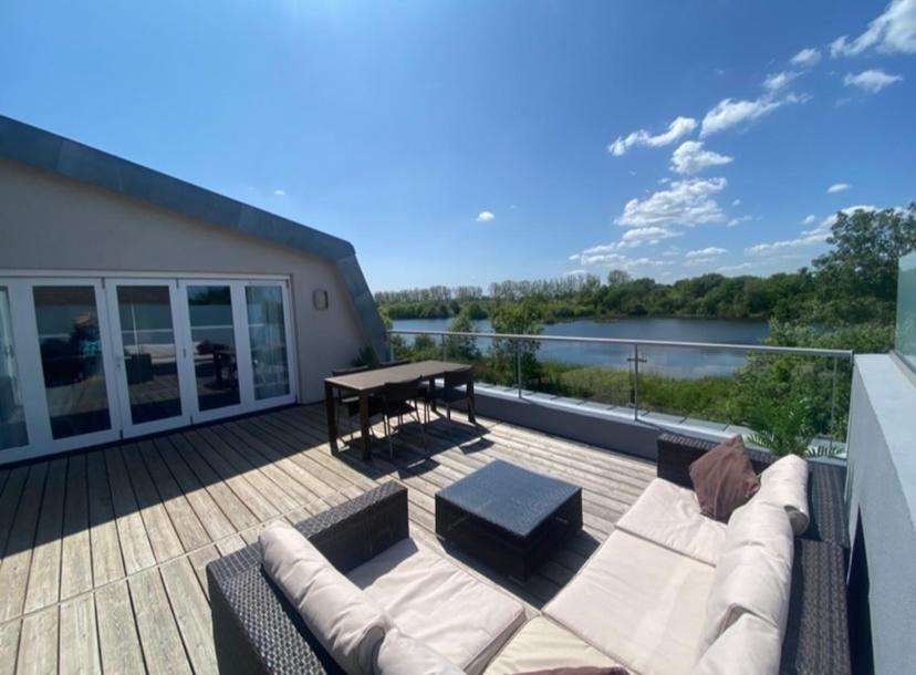 Reed Warbler - Hm111 - Lower Mill Estate Penthouse Apartment With Spa Access Somerford Keynes Esterno foto