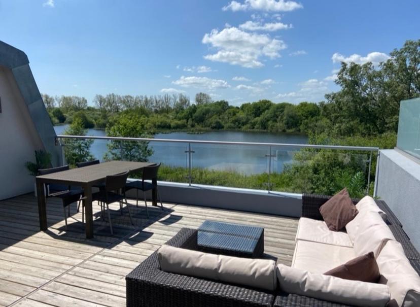 Reed Warbler - Hm111 - Lower Mill Estate Penthouse Apartment With Spa Access Somerford Keynes Esterno foto